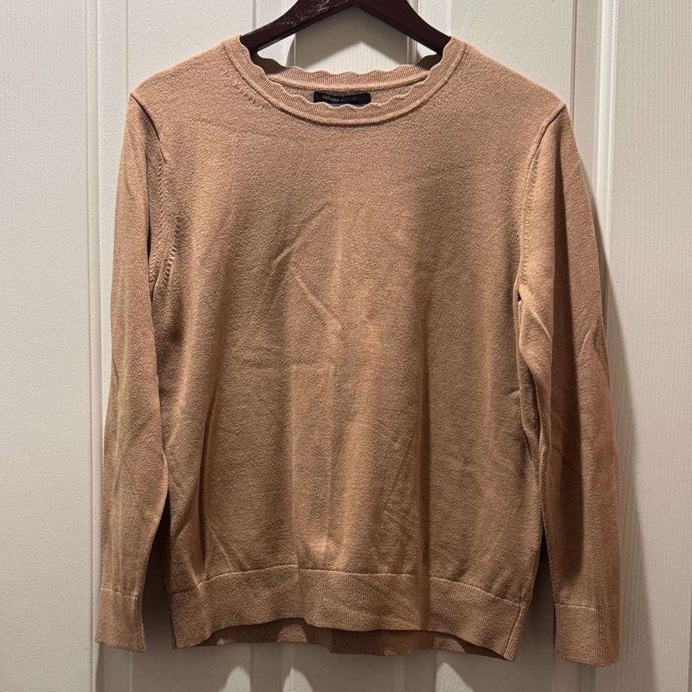 Banana Republic Women's Crewneck Sweater in Camel